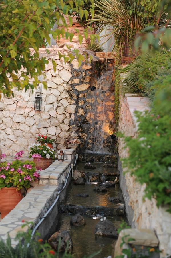 Hotel Zephyros And