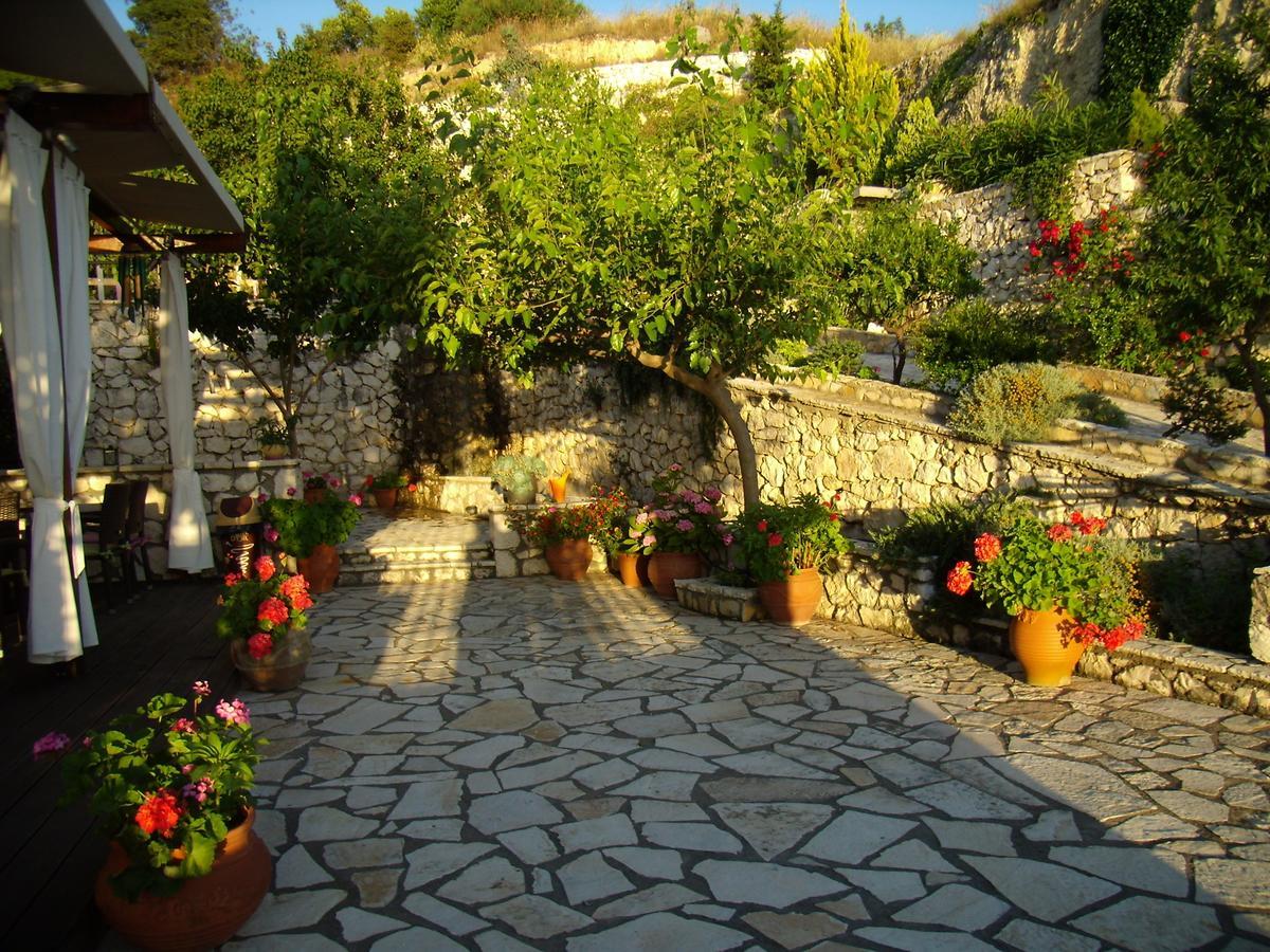 Hotel Zephyros And